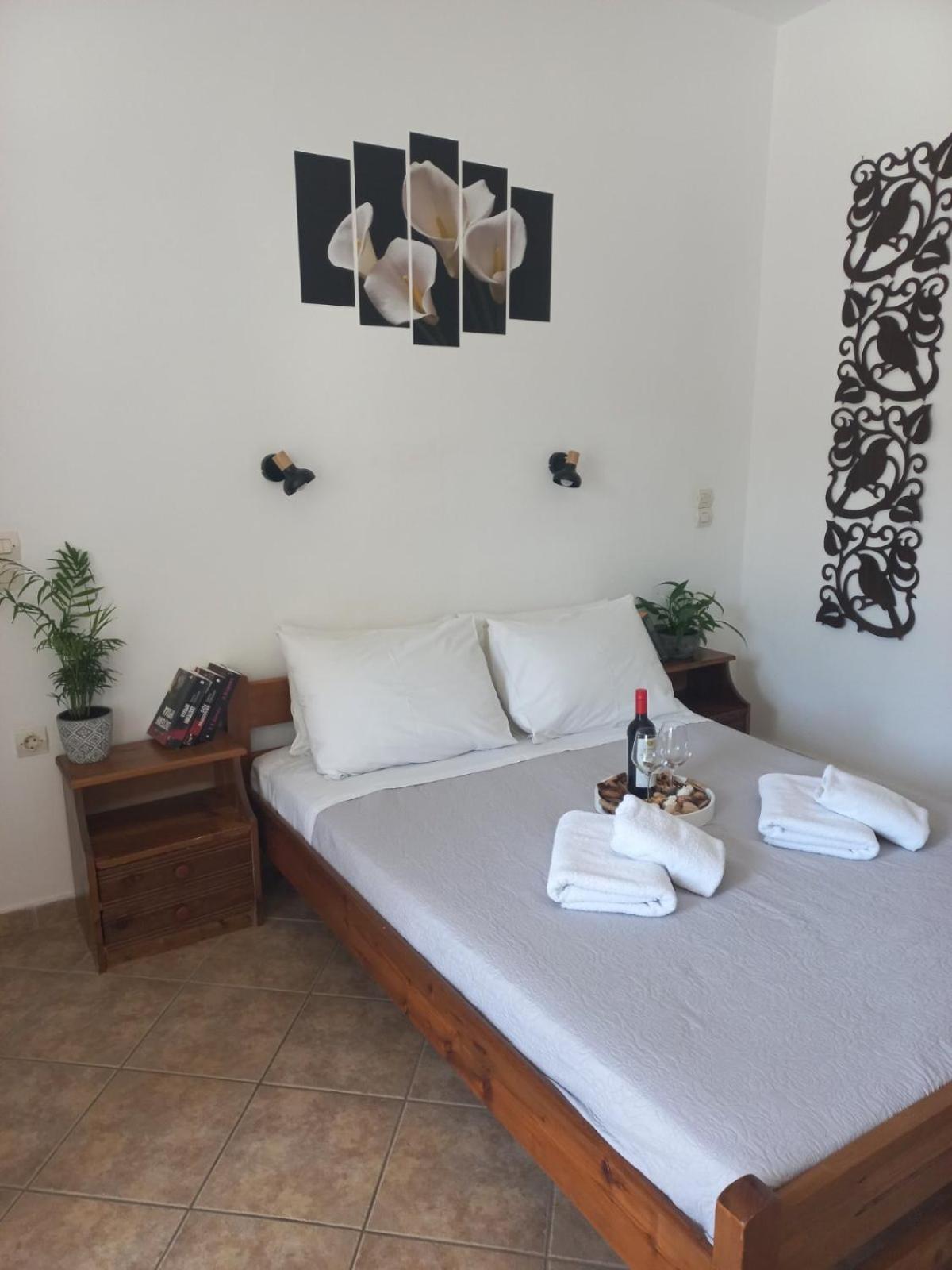 Happy Days Apartment Agia Galini  Exterior photo
